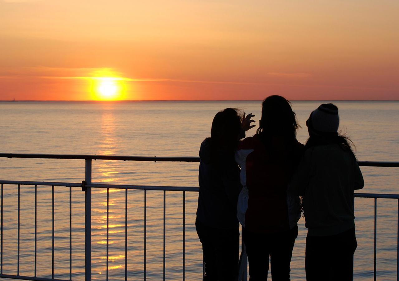 Viking Line Ferry Gabriella - One-Way Journey From Stockholm To Helsinki Hotel Buitenkant foto