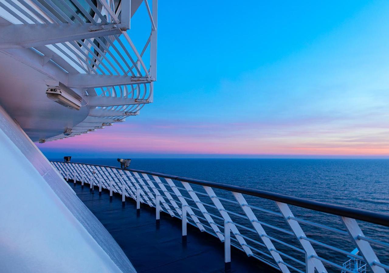 Viking Line Ferry Gabriella - One-Way Journey From Stockholm To Helsinki Hotel Buitenkant foto