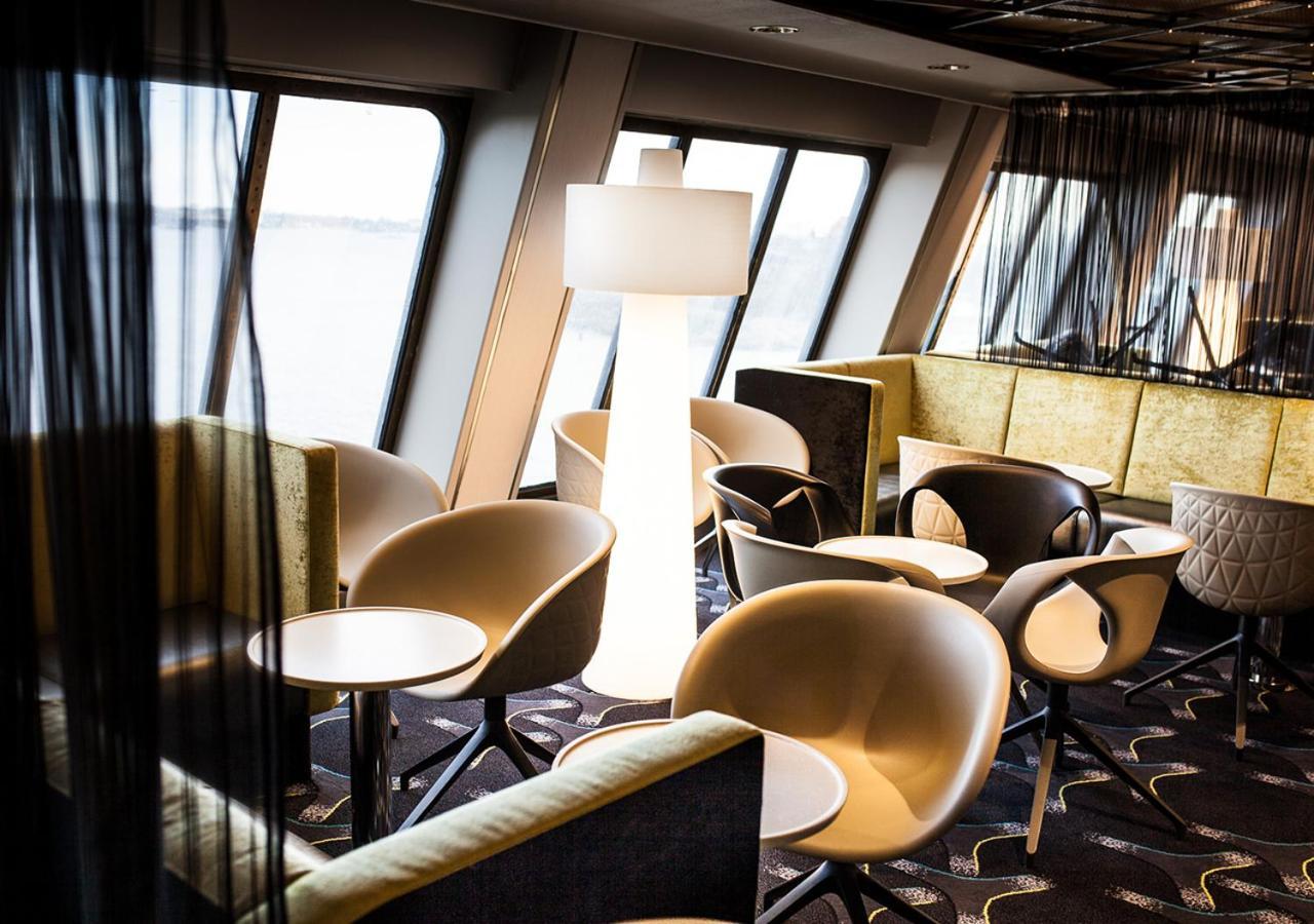 Viking Line Ferry Gabriella - One-Way Journey From Stockholm To Helsinki Hotel Buitenkant foto