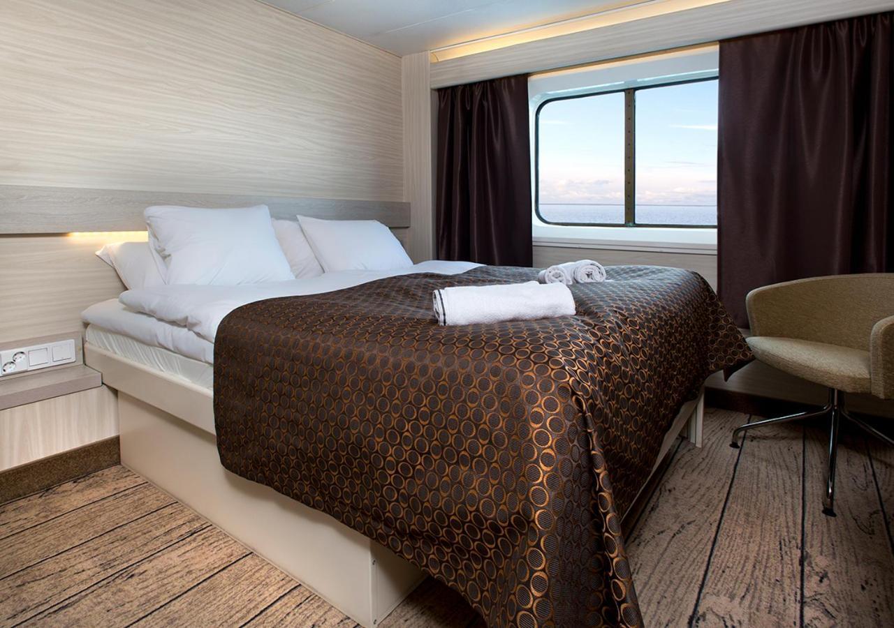 Viking Line Ferry Gabriella - One-Way Journey From Stockholm To Helsinki Hotel Kamer foto