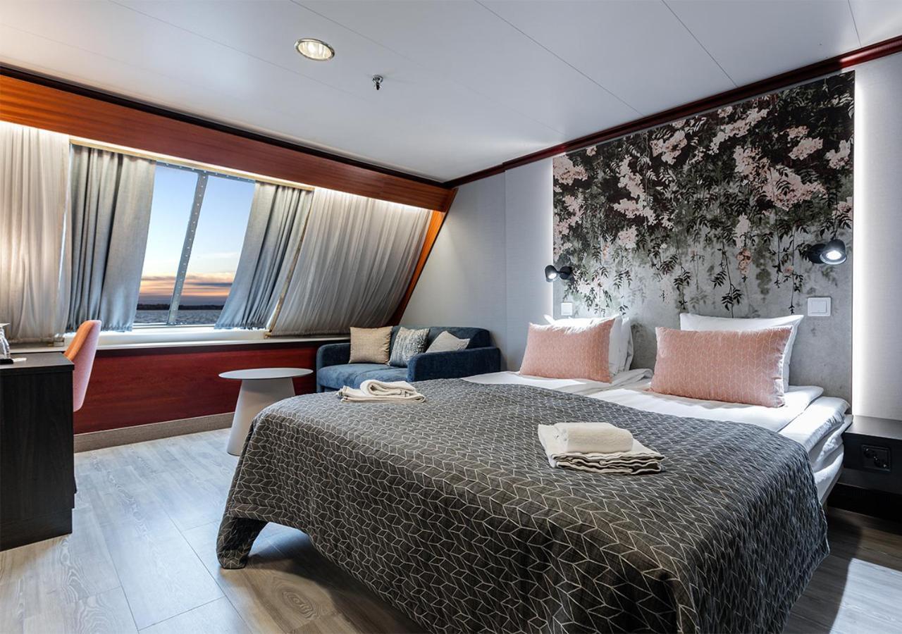 Viking Line Ferry Gabriella - One-Way Journey From Stockholm To Helsinki Hotel Kamer foto