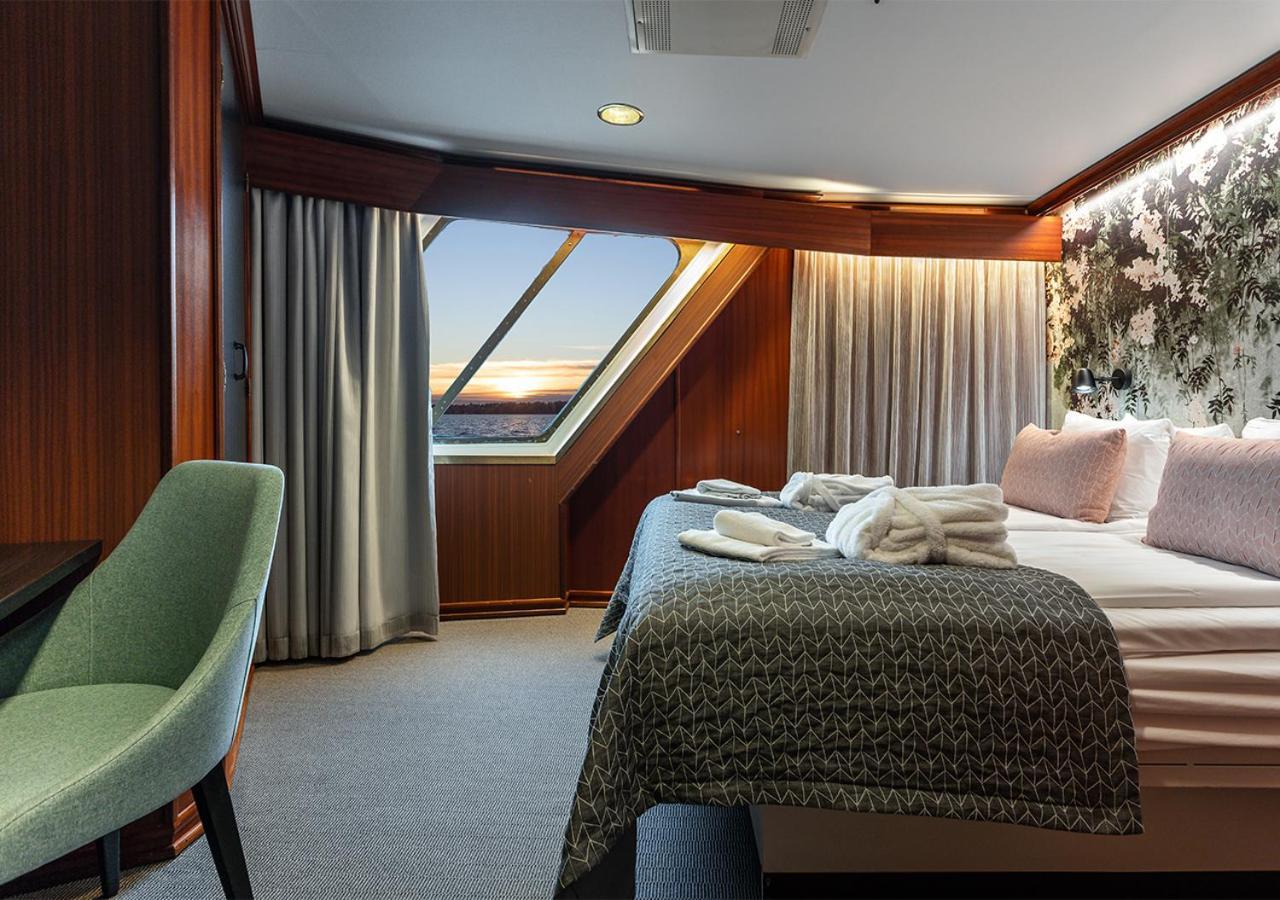 Viking Line Ferry Gabriella - One-Way Journey From Stockholm To Helsinki Hotel Kamer foto