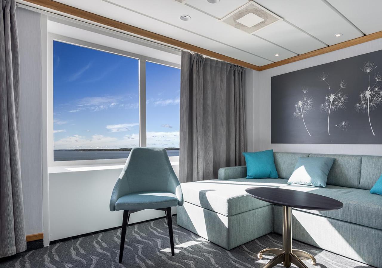 Viking Line Ferry Gabriella - One-Way Journey From Stockholm To Helsinki Hotel Buitenkant foto