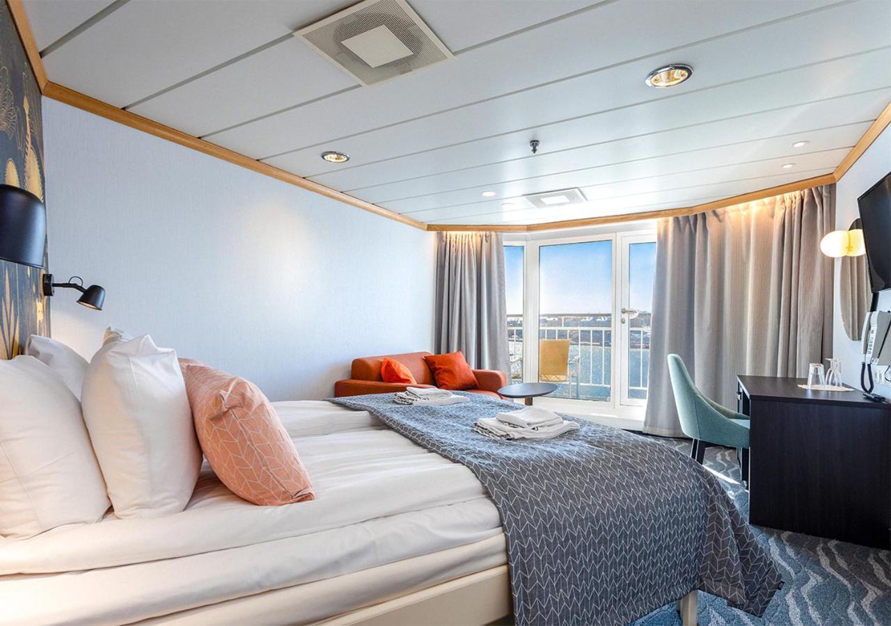 Viking Line Ferry Gabriella - One-Way Journey From Stockholm To Helsinki Hotel Kamer foto